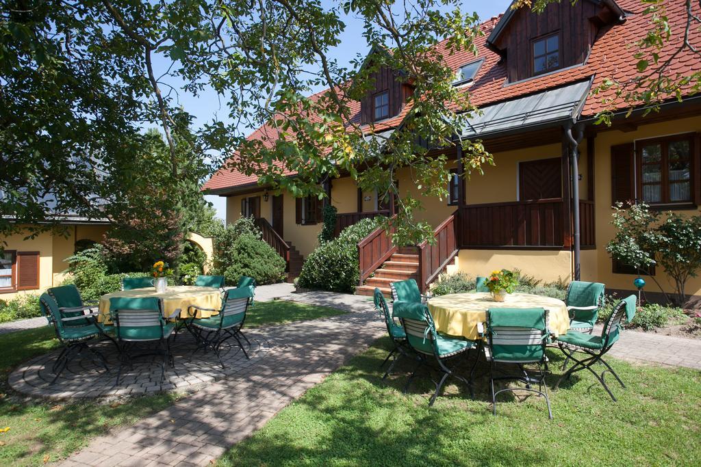 Hotel Weingut Rebenhof Moarhäuser Ratsch an der Weinstraße Exterior foto