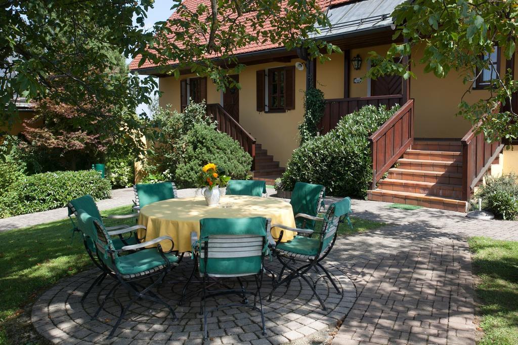 Hotel Weingut Rebenhof Moarhäuser Ratsch an der Weinstraße Exterior foto